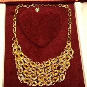 Fashion jewelry necklaces